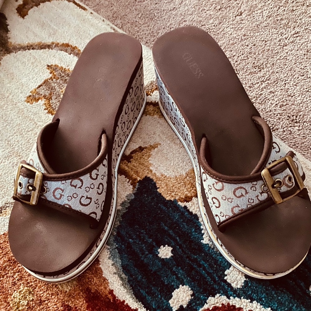 EUC - Nice Guess Sandal platforms Size 7.5 with a memory foam layer on foot bed